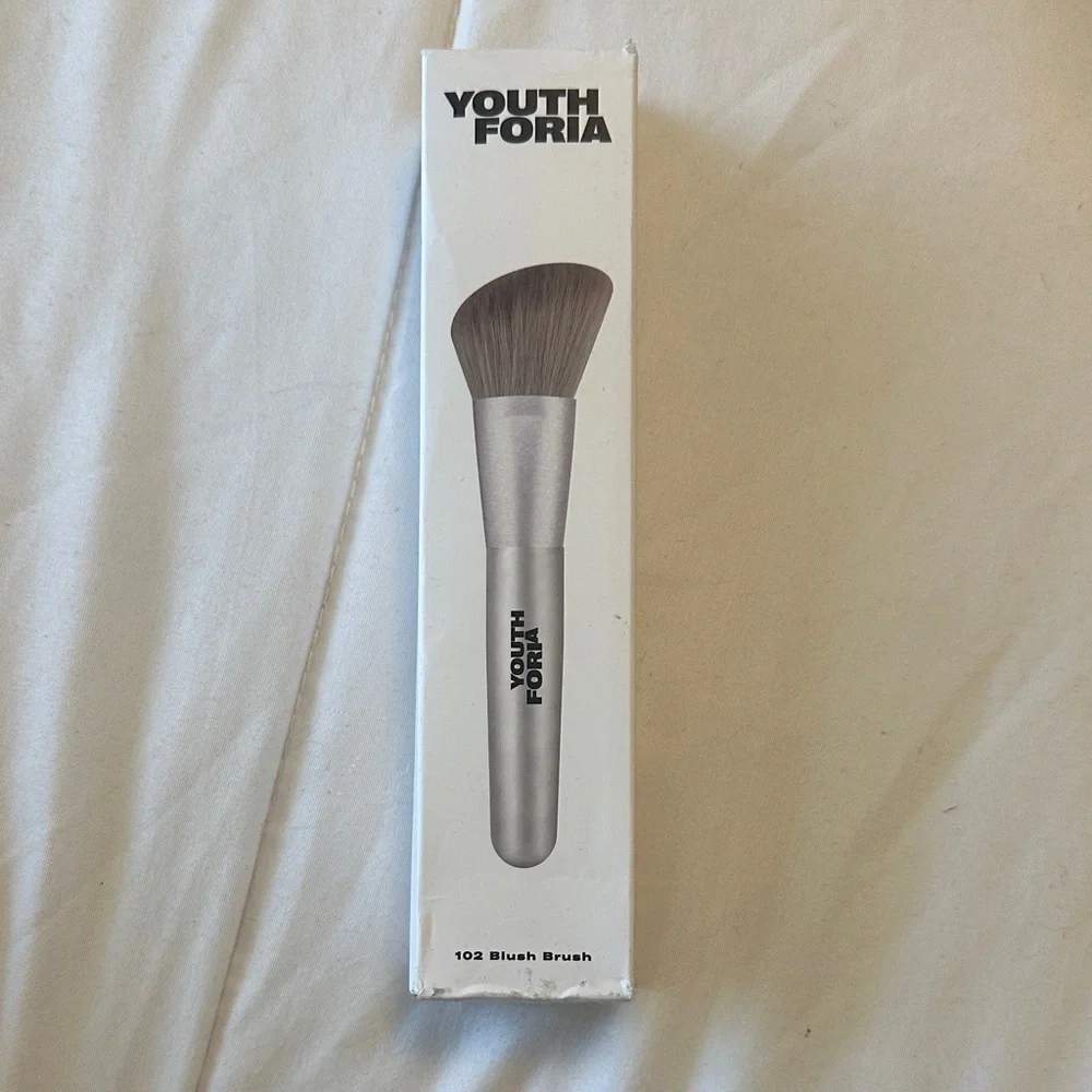 Youth Foria 102 Blush Brush